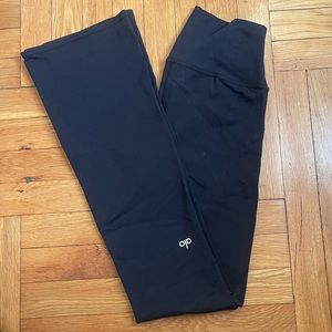 Alo High- waist flare leggings✨